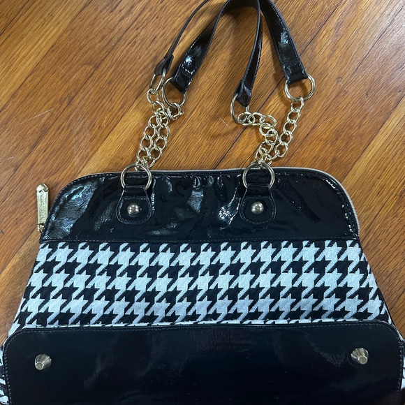 Betsy Johnson Black Patent Leather/Houndstooth Bowling Ball Style Handbag - Picture 5 of 11